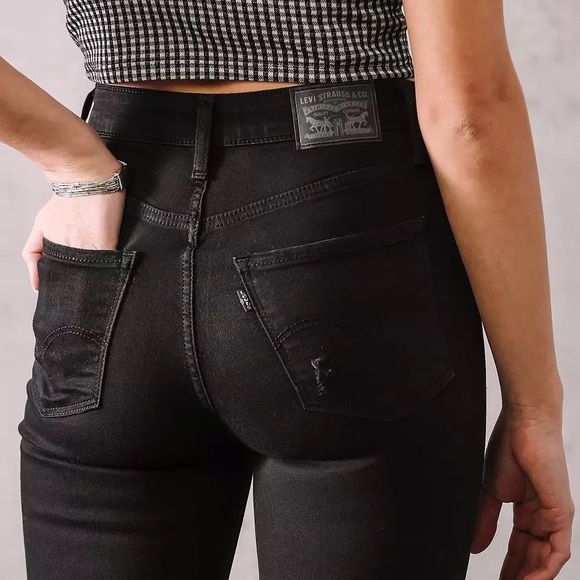 Levi’s 721 High Rise Skinny Stretch Jean - Picture 3 of 6